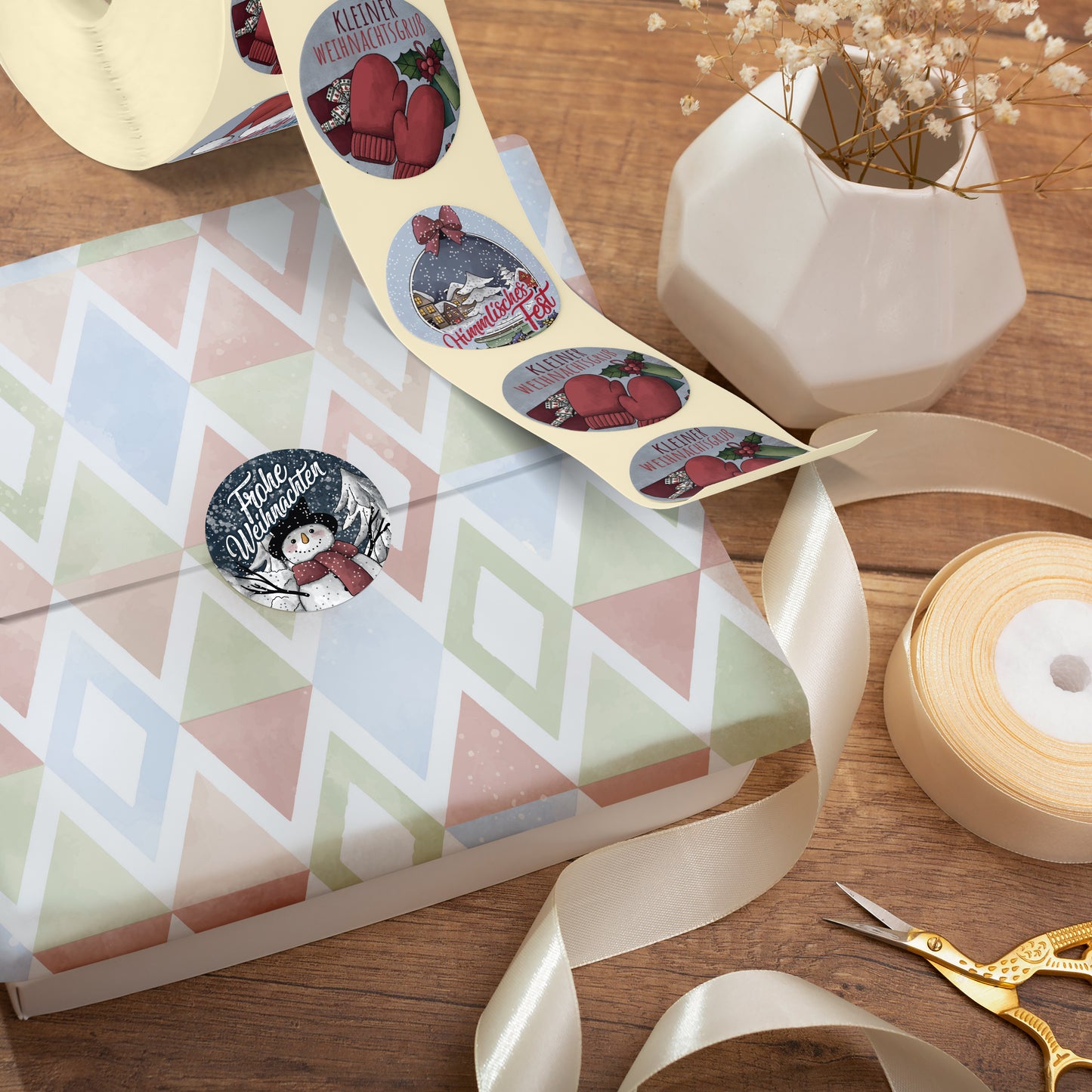 colortouch Aufkleber Weihnachten - 500 St Weihnachtsaufkleber, Frohe Weihnachten Sticker - 35mm Rund Rolle Vintage Selbstklebend Weihnachtsetiketten für Geschenke, Weihnachtsdeko, Verpackung