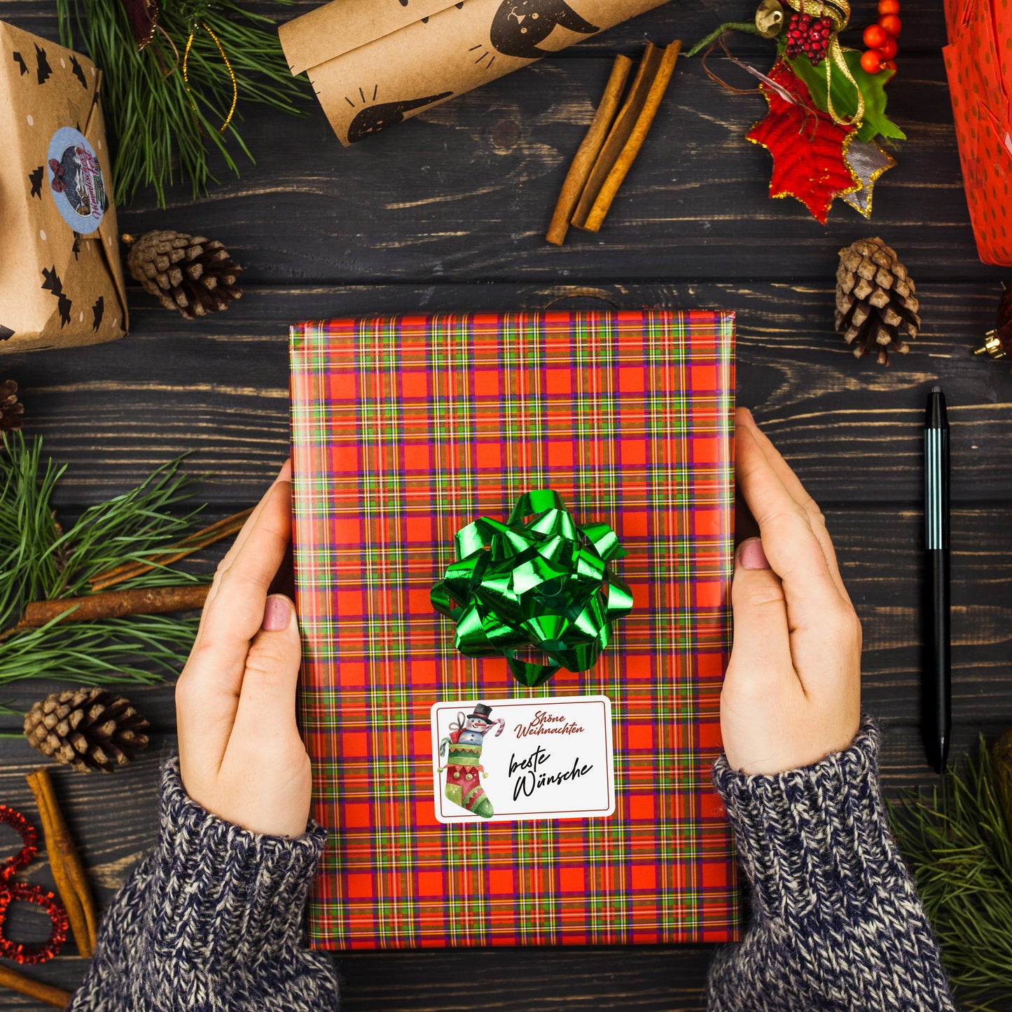 colortouch Aufkleber zum Beschriften Weihnachten, 250 St Beschriftbar Weihnachten Sticker, 37*55 mm Rechteckig Rolle Weihnachtsetiketten, Weihnachtsaufkleber für Weihnachtsdeko, Geschenktüten, Schnee